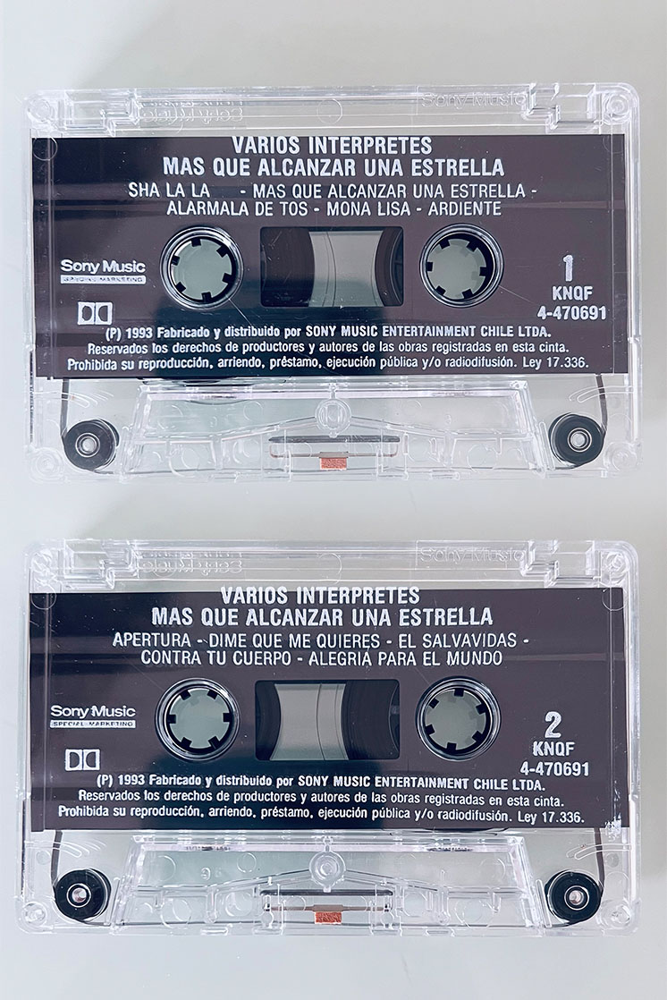 MÁS QUE ALCANZAR UNA ESTRELLA VARIOS INTERPRETES - vista posterior