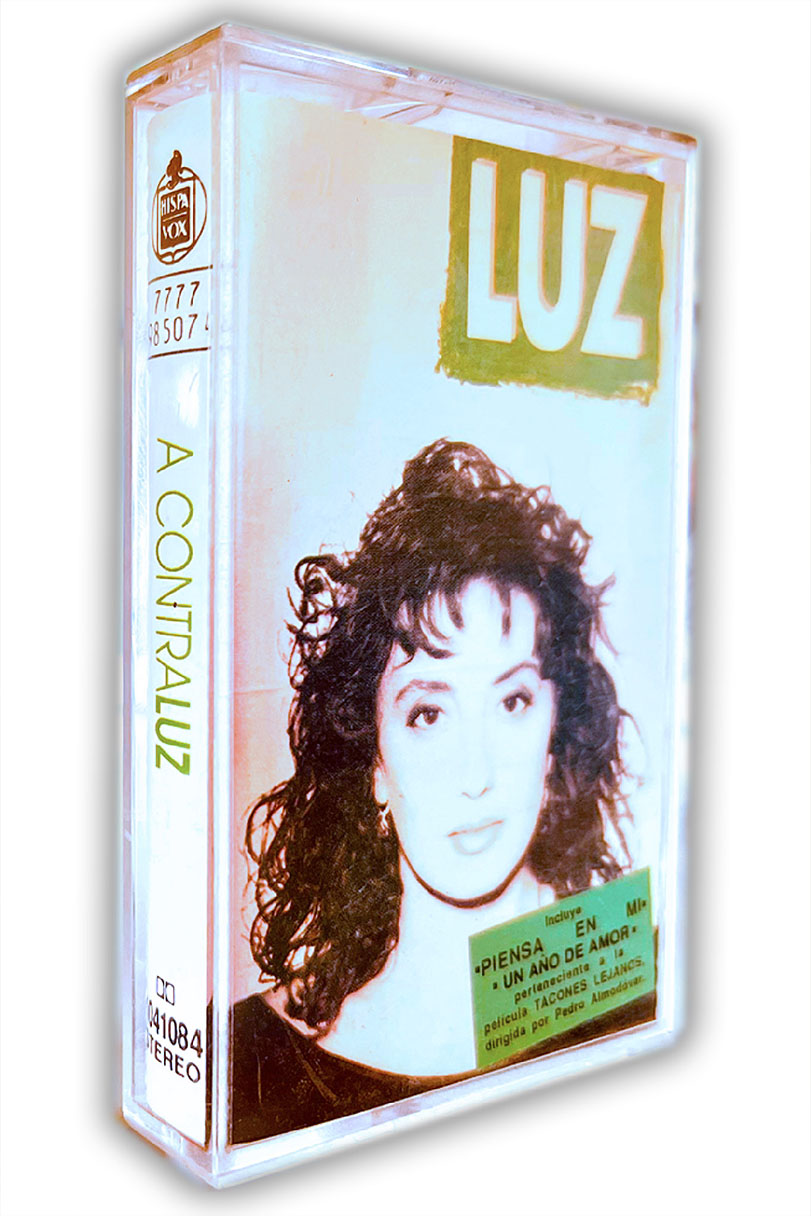 LUZ CASAL A CONTRALUZ